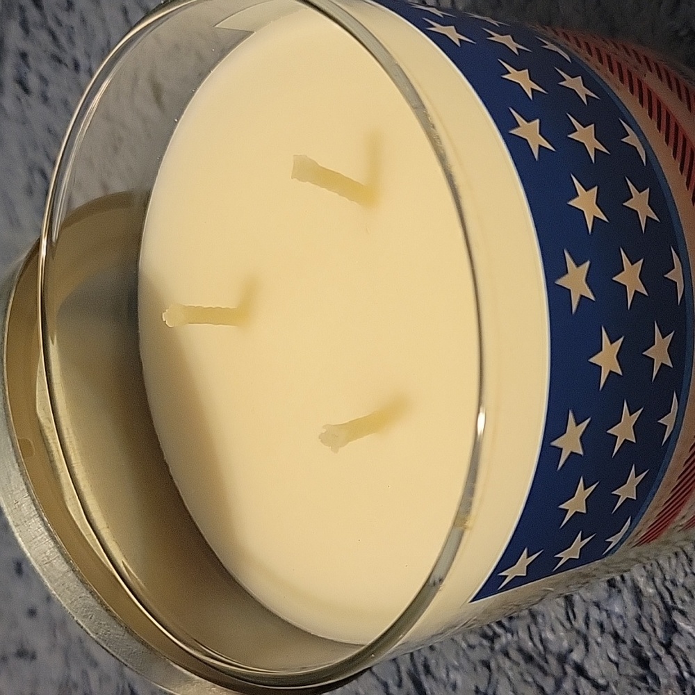 Firecracker Pop Candle - Picture 2 of 3